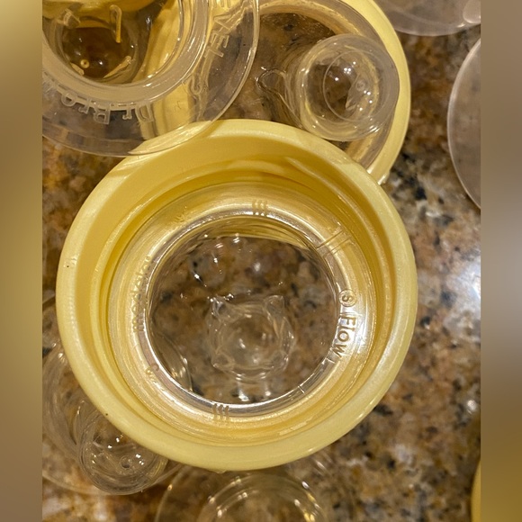 32 piece lot - Medela bottles, covers and nipples bundle set 🍼 - Picture 3 of 9
